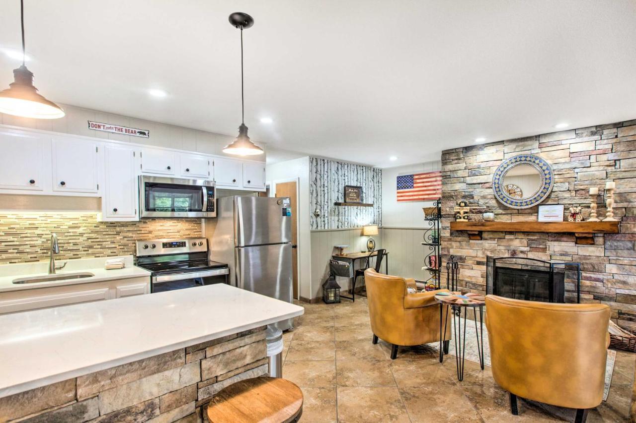 Main St Red River Ski Condo With Mountain View! Экстерьер фото