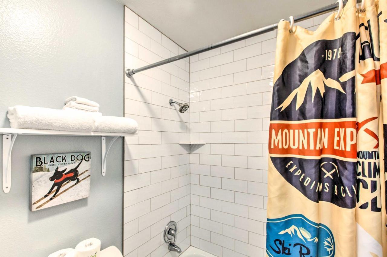 Main St Red River Ski Condo With Mountain View! Экстерьер фото