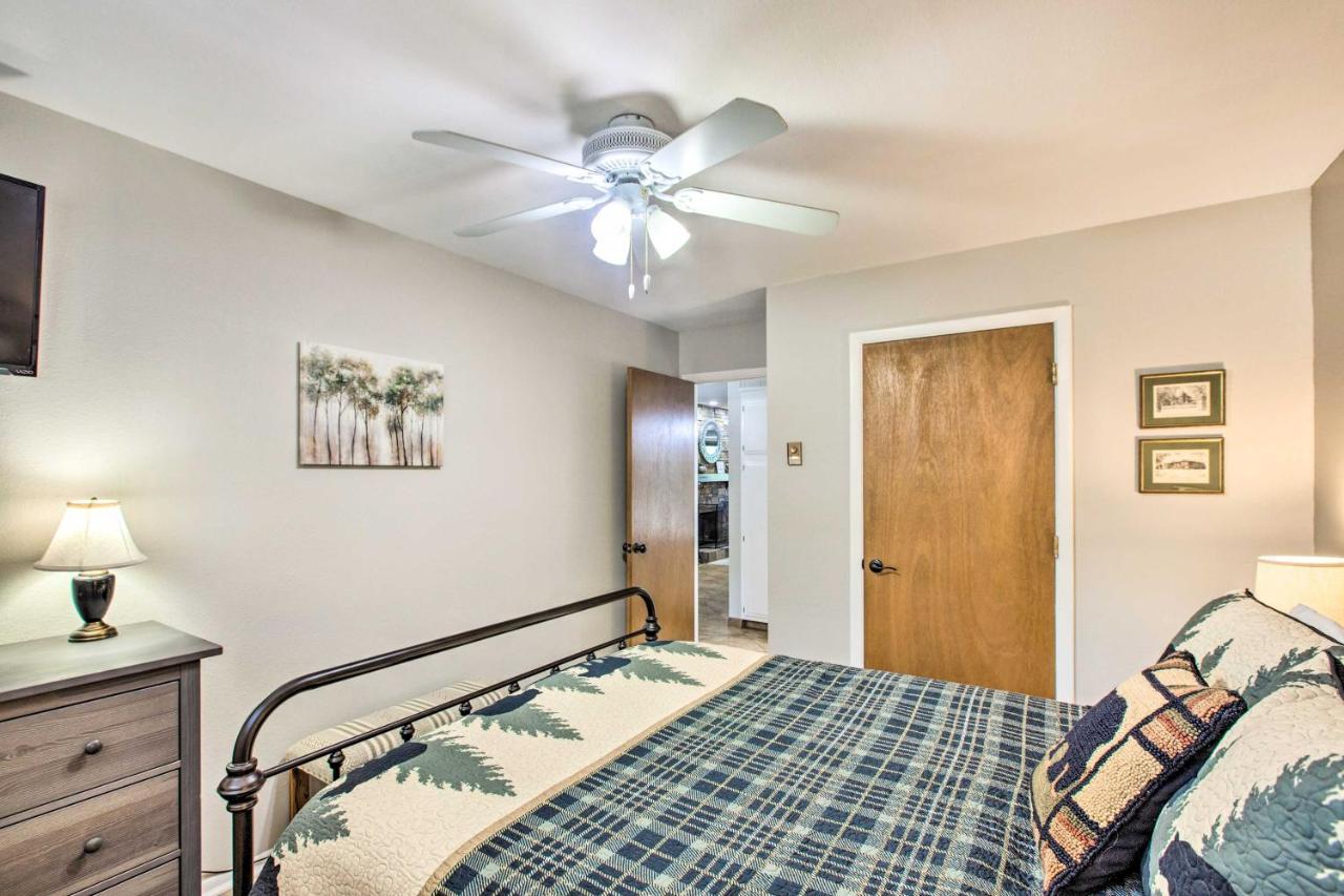 Main St Red River Ski Condo With Mountain View! Экстерьер фото