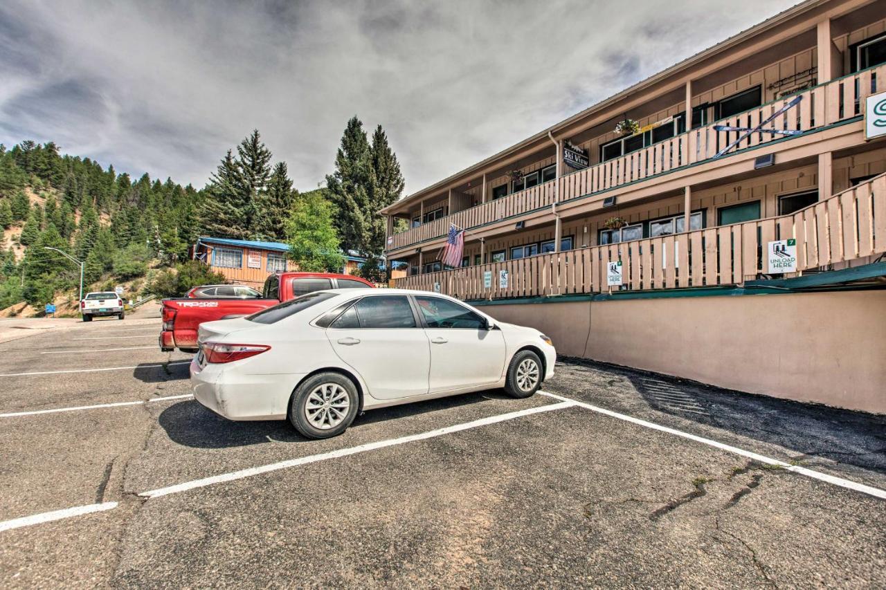 Main St Red River Ski Condo With Mountain View! Экстерьер фото