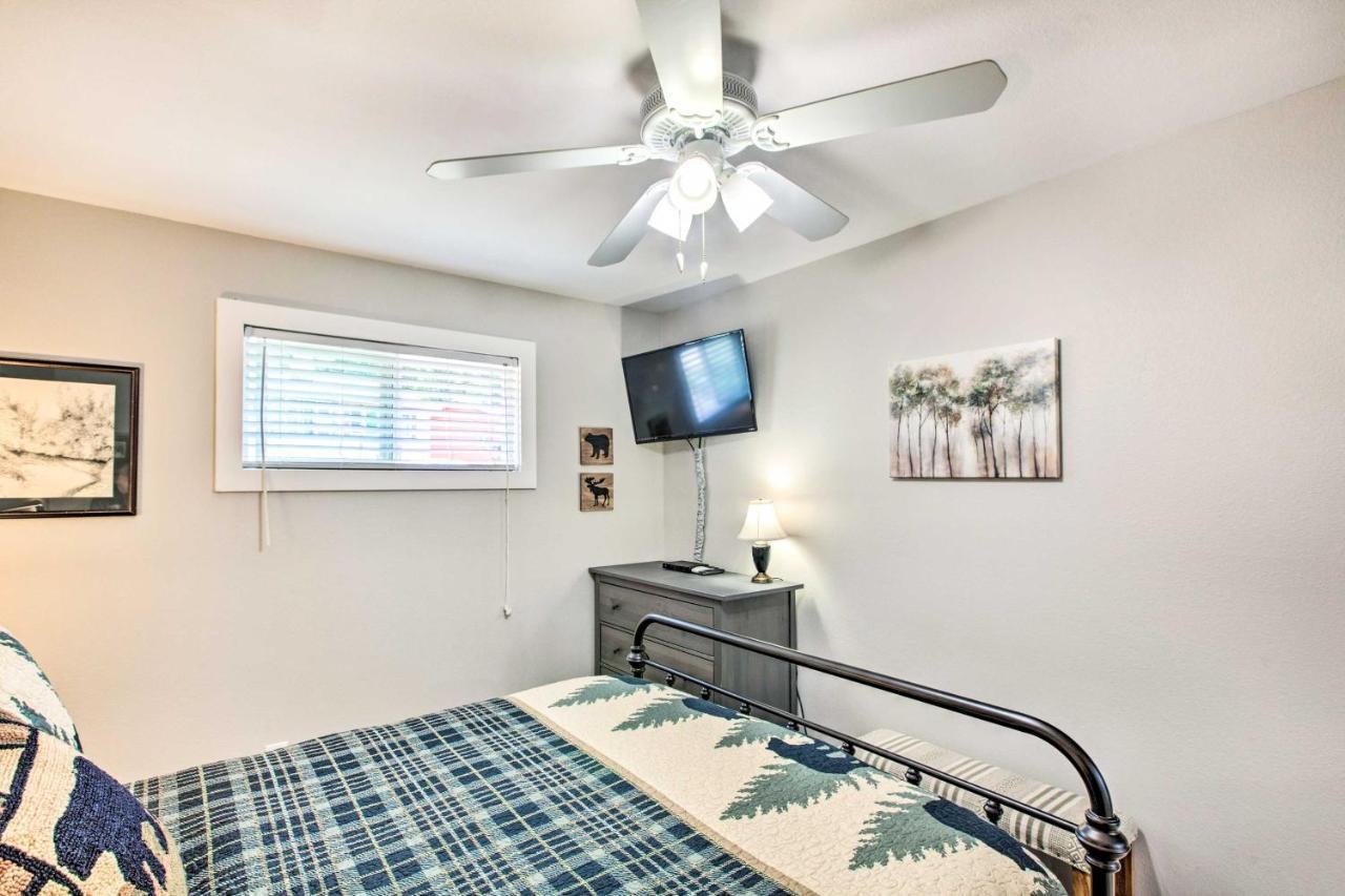 Main St Red River Ski Condo With Mountain View! Экстерьер фото